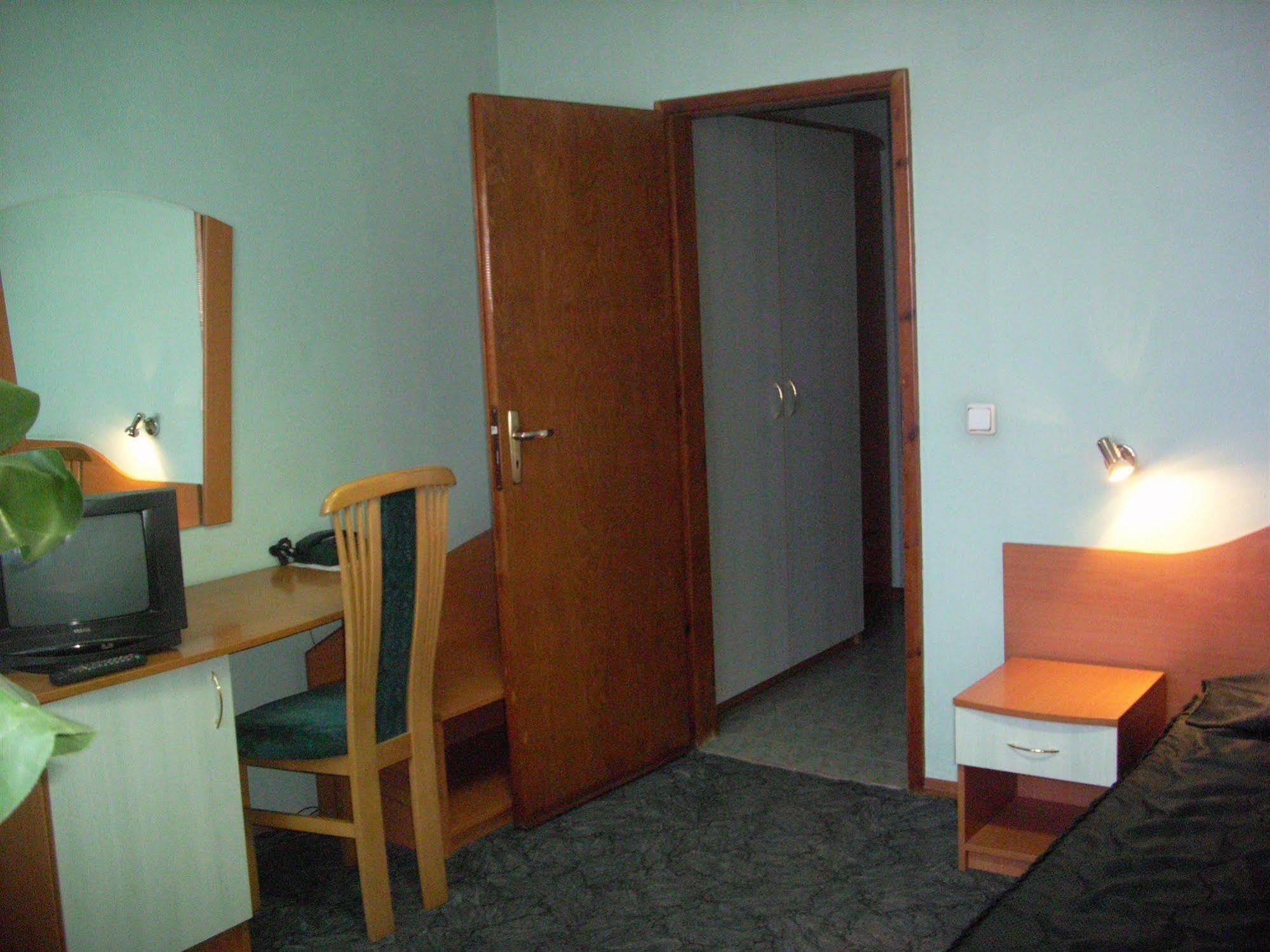 Elbrus Hotel วาซาร์จิค ภายนอก รูปภาพ